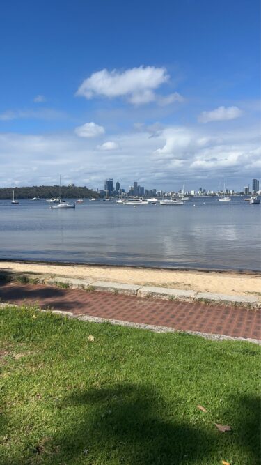 パースリピーターにお勧めパープルキャットバスの旅。